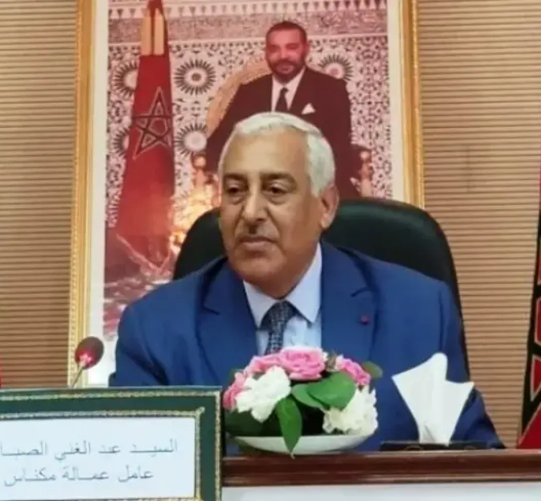 بمناسبة عيد الشباب المجيد.. عامل مكناس يشرف على تسليم تجهيزات للنقل المدرسي والصحي